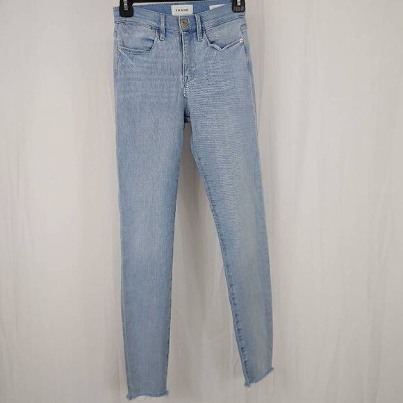 Frame Le High Skinny Jeans In Carnation Women's Size 24 Jeans.
Waist 12"
Rise 9. - Picture 6 of 10